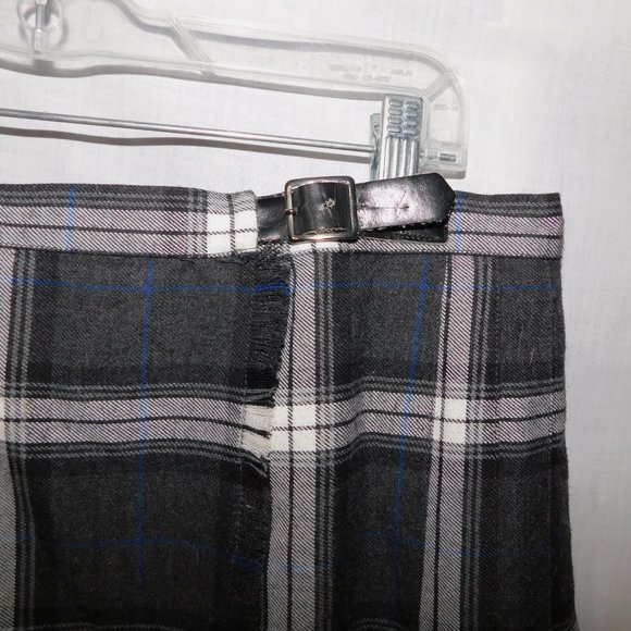 Elegant Checkered Midi Skirt in Gray - Picture 4 of 11